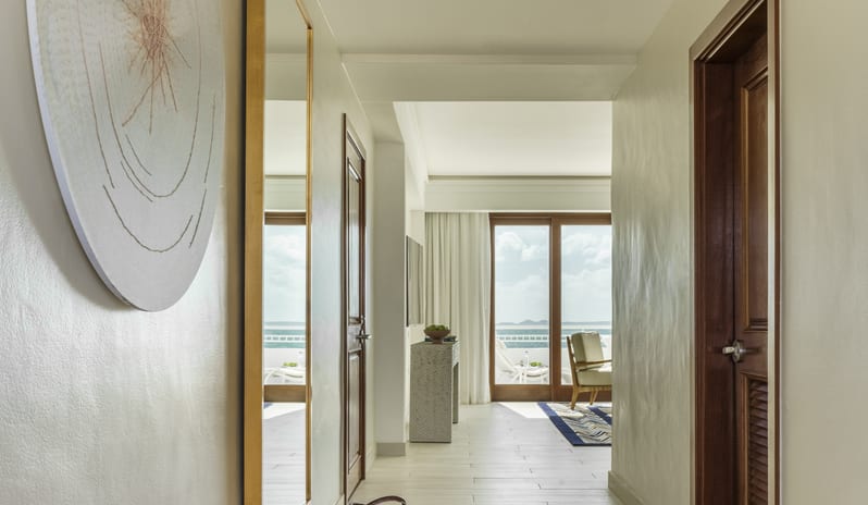 Beachfront Junior Suite Entry